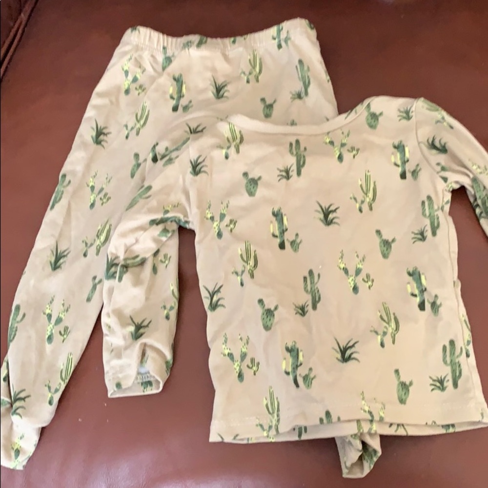 Cozy’s top and bottom